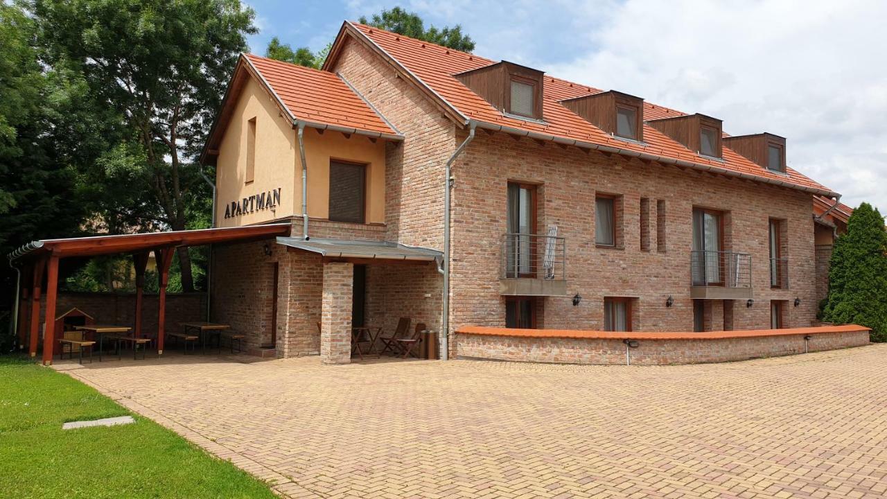 Gyulai-Fuerdo-Apartman Ii. Exteriér fotografie